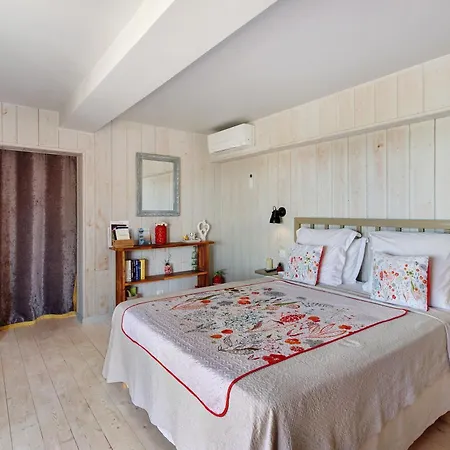 D'hote Independante Bed & Breakfast *